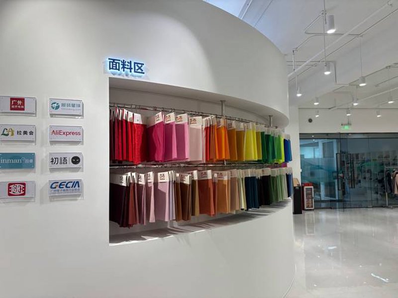 服装批发的那些事儿：如何挑选性价比高的产品
